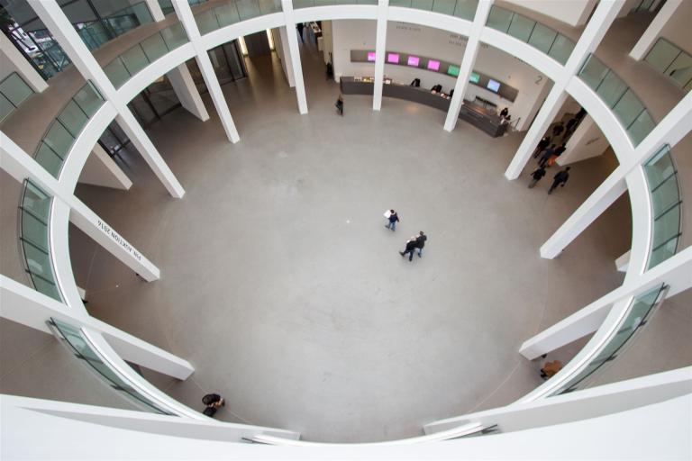 Pinakothek der Moderne 2 von Silke Halbmann